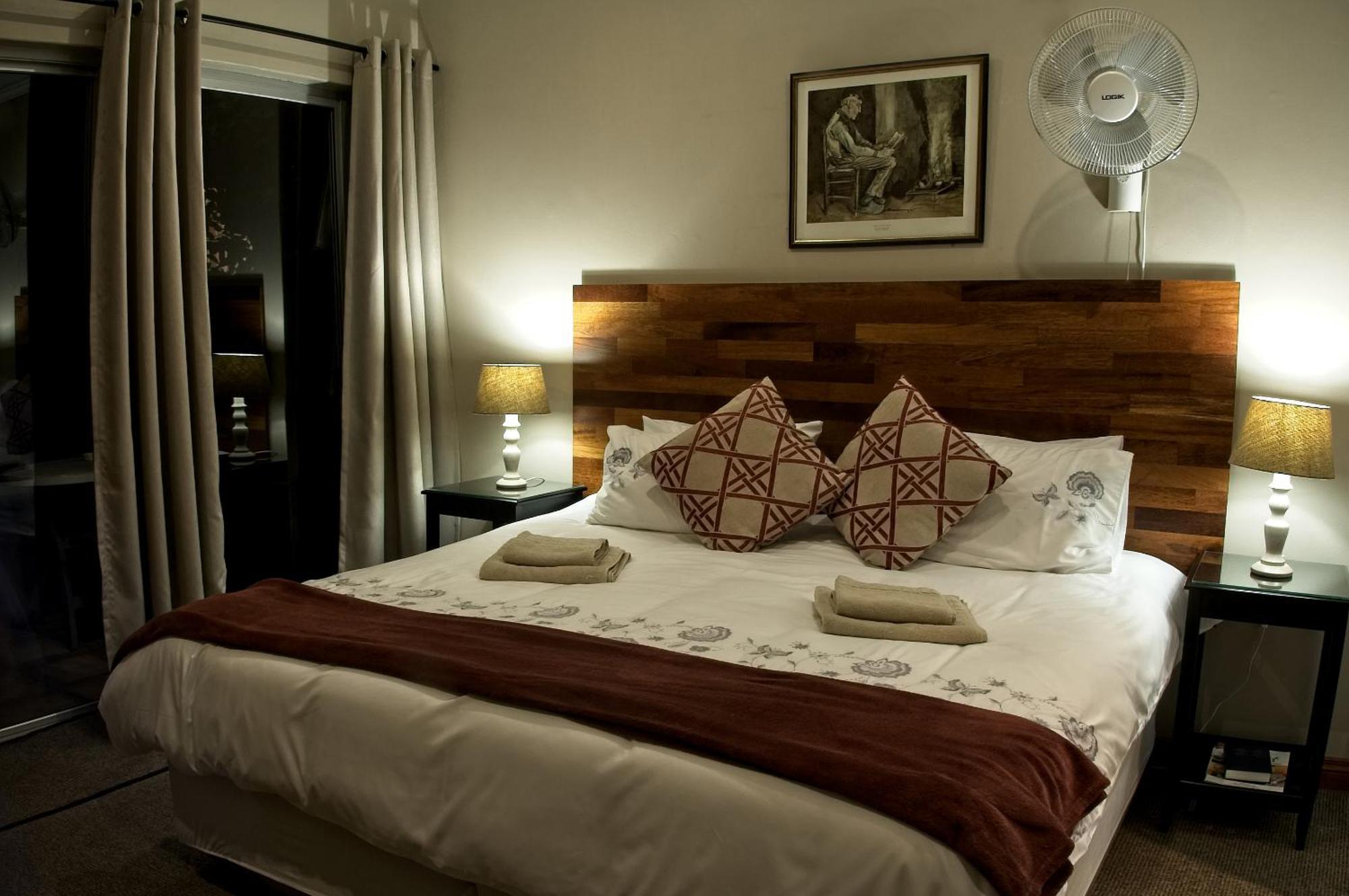 Rest-A-While Guest House - พริทอเรีย ภายนอก รูปภาพ