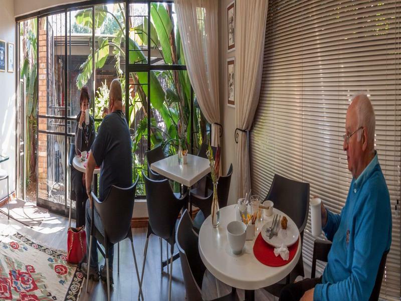 Rest-A-While Guest House - พริทอเรีย ภายนอก รูปภาพ
